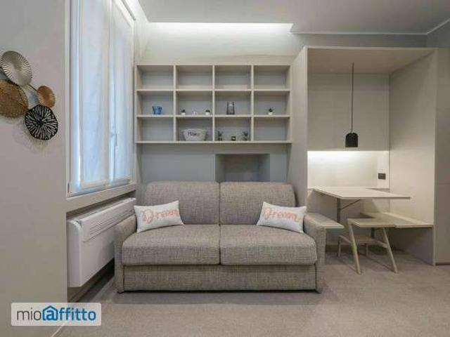 Monolocale arredato Bocconi, c.so italia, ticinese
