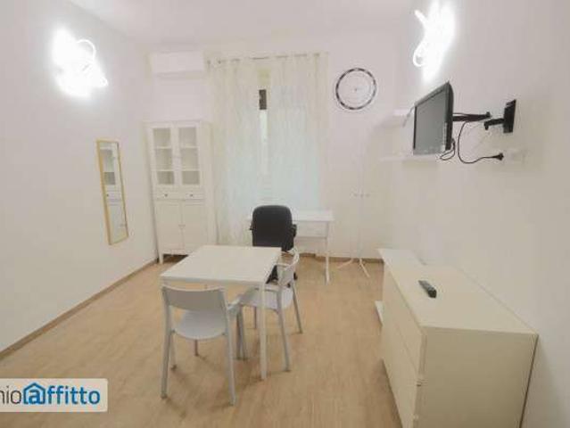 Monolocale arredato Bocconi, c.so italia, ticinese