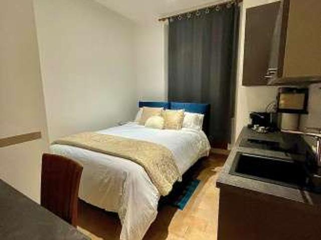 Monolocale arredato Bocconi, c.so italia, ticinese