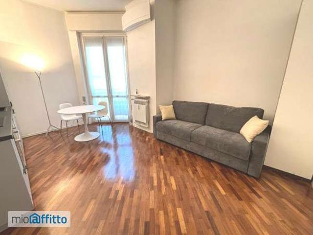 Monolocale arredato Bocconi, c.so italia, ticinese