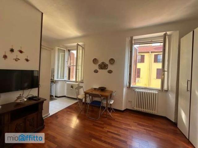 Monolocale arredato Bocconi, c.so italia, ticinese