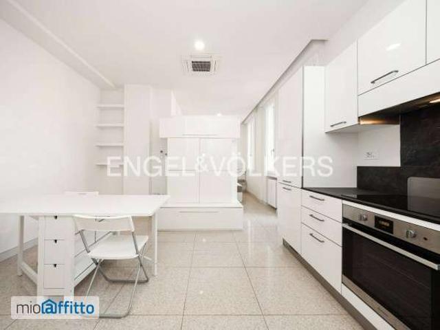 Monolocale arredato Centro