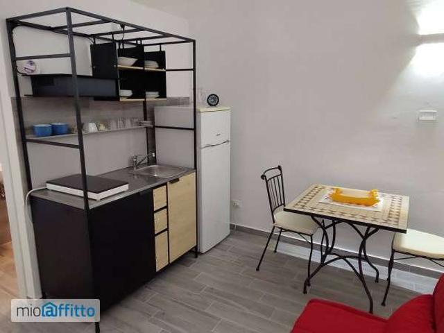 Monolocale arredato Centro