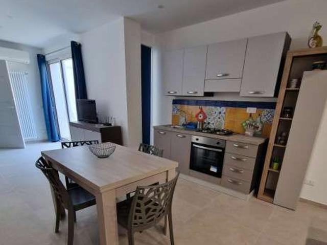 Monolocale arredato con terrazzo Tommaso natale