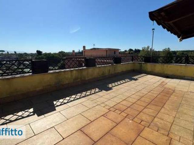 Monolocale arredato con terrazzo Trieste, salario