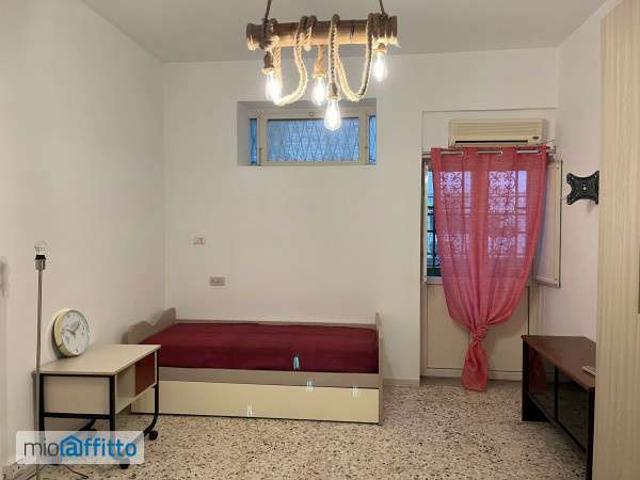 Monolocale arredato con terrazzo Arenella