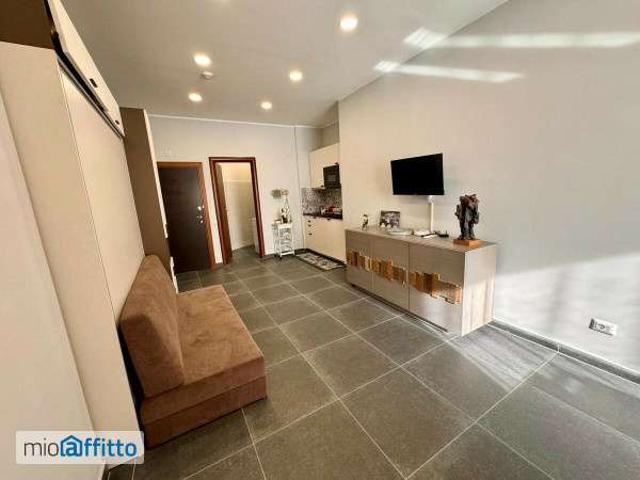 Monolocale arredato con terrazzo Bergamo