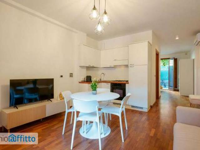 Monolocale arredato con terrazzo Bolognina