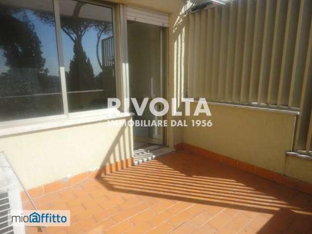 Monolocale arredato con terrazzo Cassia, tomba di nerone, roma
