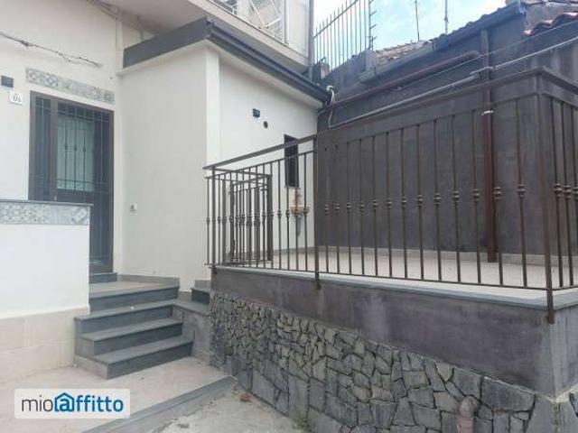 Monolocale arredato con terrazzo Catania