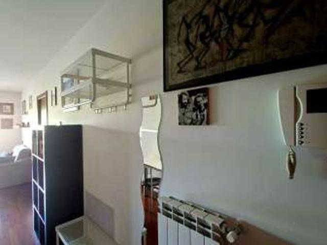 Monolocale arredato con terrazzo Centro