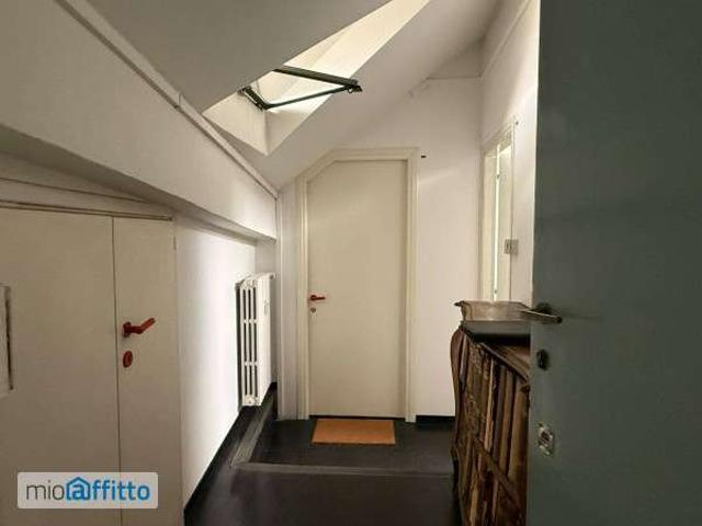 Monolocale arredato con terrazzo Centro