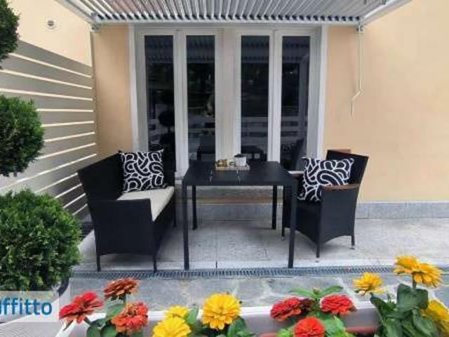 Monolocale arredato con terrazzo Centro