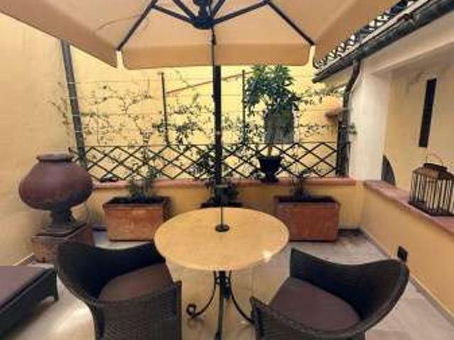 Monolocale arredato con terrazzo Centro storico