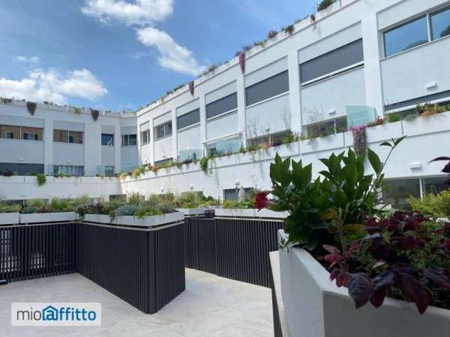 Monolocale arredato con terrazzo Centro storico