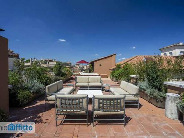 Monolocale arredato con terrazzo Centro storico
