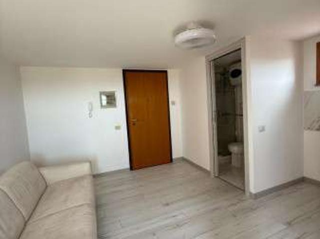 Monolocale arredato con terrazzo Celadina, boccaleone, malpensata, campagnola