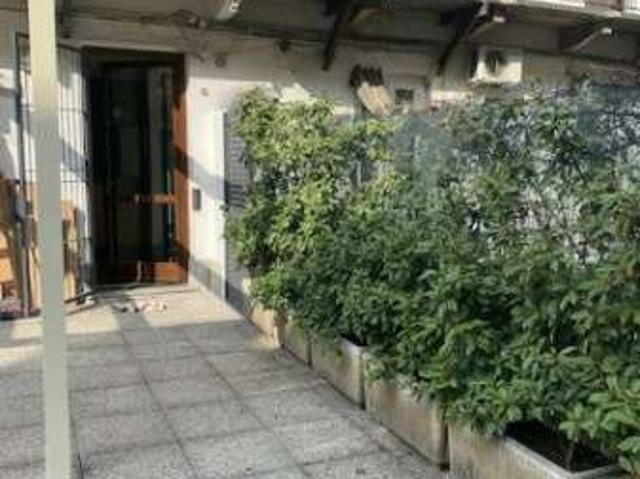Monolocale arredato con terrazzo Crocetta