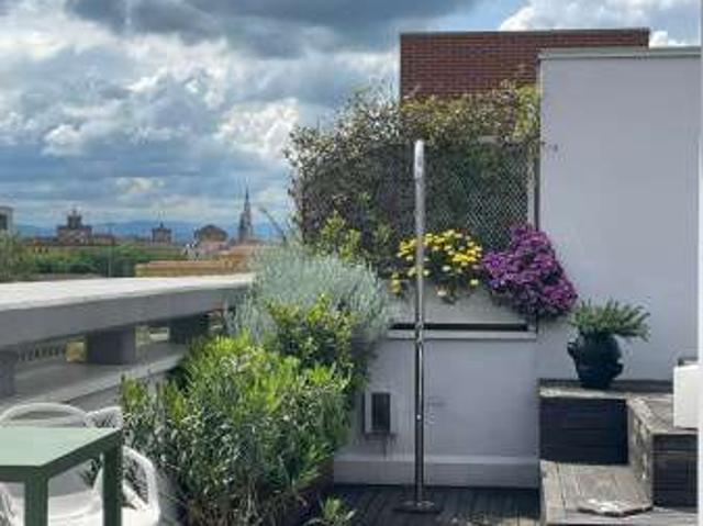 Monolocale arredato con terrazzo Crocetta