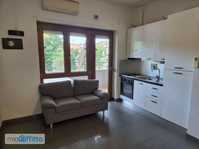 Monolocale arredato con terrazzo Eur, laurentino, checchignola, montagnola, fonte meravigliosa