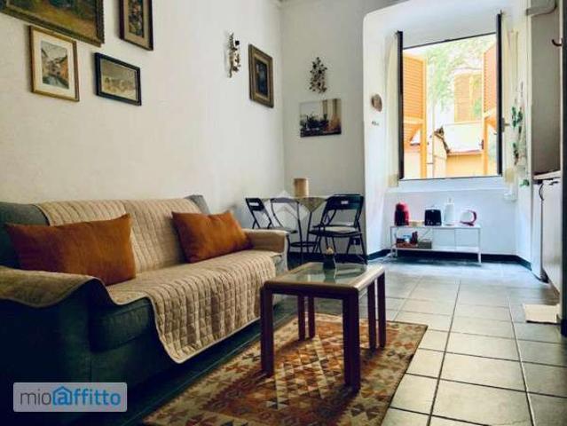 Monolocale arredato con terrazzo Foce