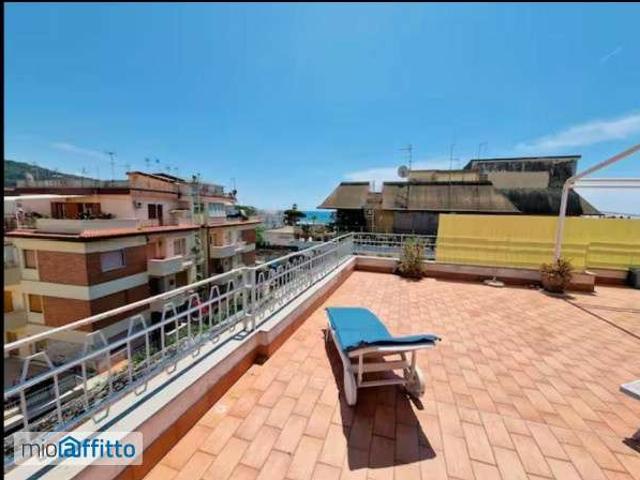 Monolocale arredato con terrazzo Gaeta