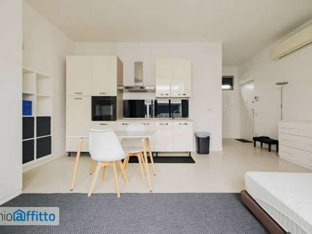 Monolocale arredato con terrazzo Greco, monza, palmanova, bicocca