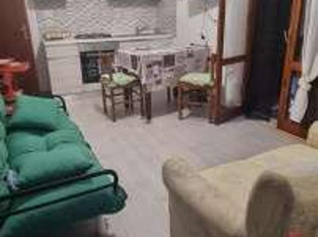 Monolocale arredato con terrazzo Marina