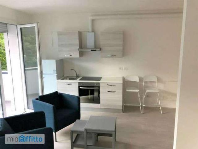 Monolocale arredato con terrazzo Mazzini