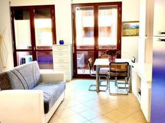 Monolocale arredato con terrazzo Mazzini