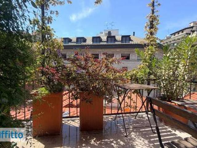 Monolocale arredato con terrazzo Milano