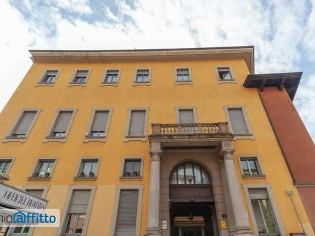 Monolocale arredato con terrazzo Milano