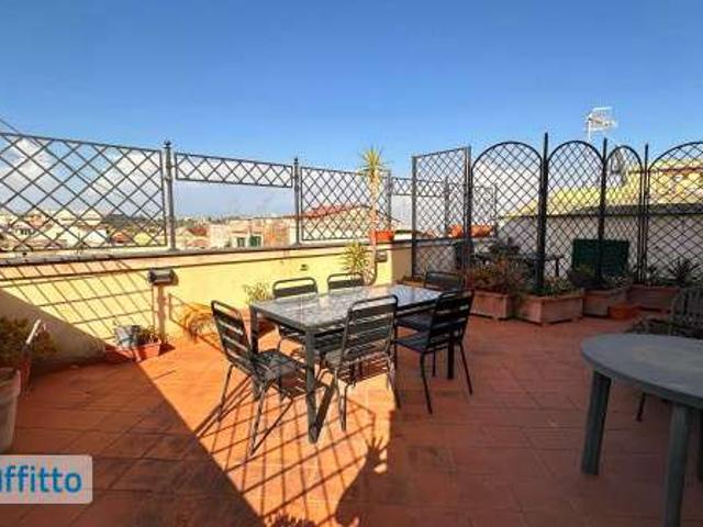 Monolocale arredato con terrazzo Napoli
