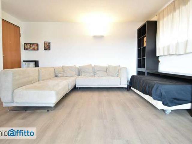 Monolocale arredato con terrazzo P.ta genova, romolo, solari