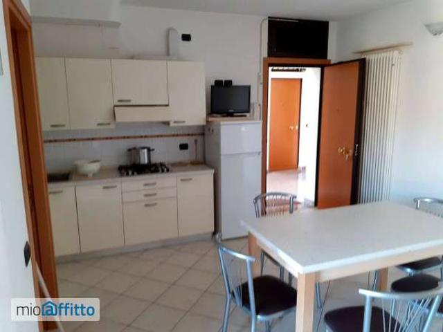 Monolocale arredato con terrazzo Pinarella