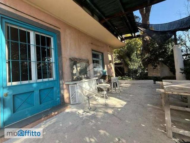 Monolocale arredato con terrazzo Posillipo