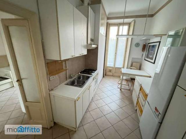 Monolocale arredato con terrazzo Repubblica, stazione centrale