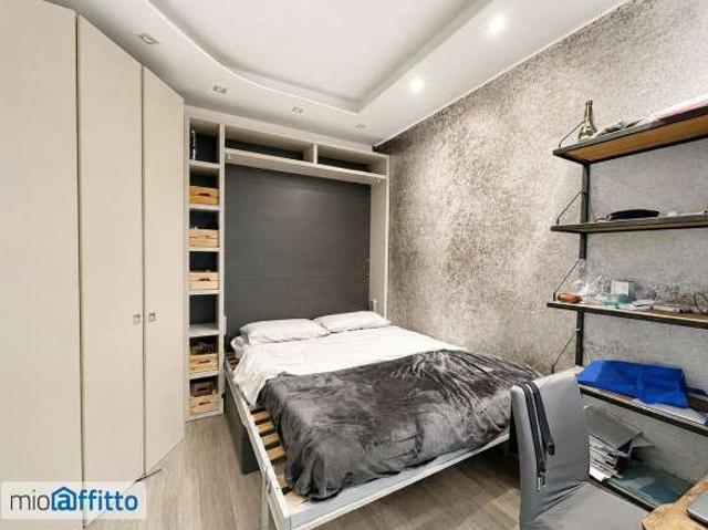 Monolocale arredato con terrazzo San salvario