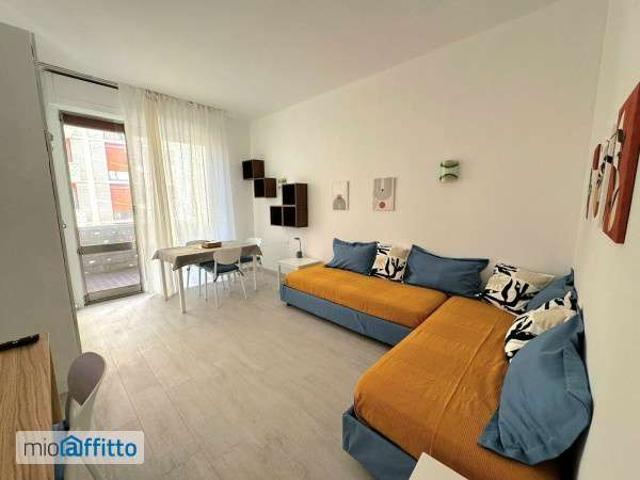 Monolocale arredato con terrazzo San salvario
