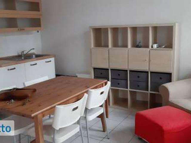 Monolocale arredato con terrazzo Semicentro