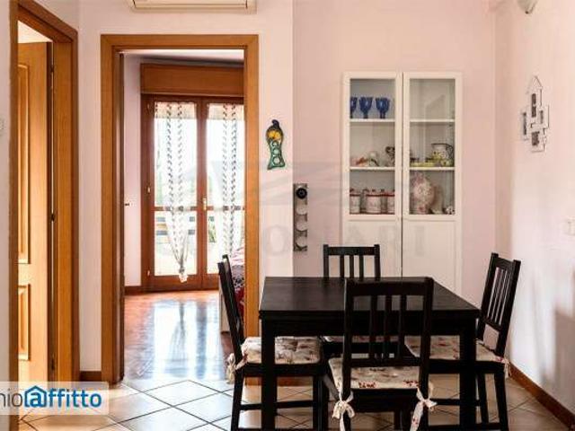 Monolocale arredato con terrazzo Settebagni, salaria
