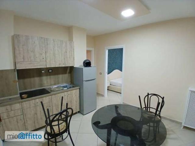 Monolocale arredato con terrazzo Soccavo