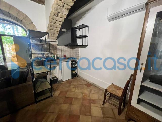 Monolocale arredato con accessori ad Avellino