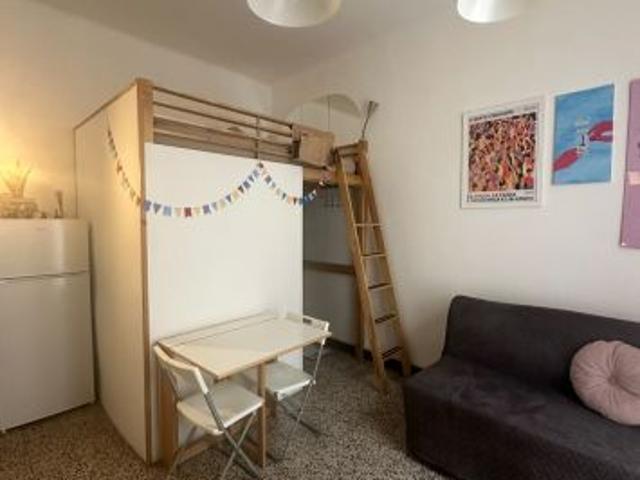 Monolocale arredato in Via Porpora 14 zona Loreto interno 220
