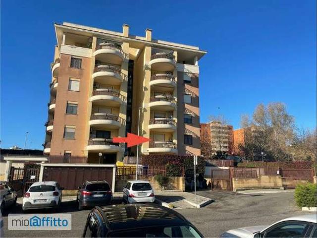 Monolocale arredato Pomezia centro