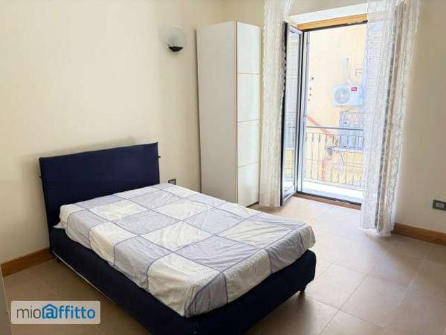 Monolocale arredato Portici