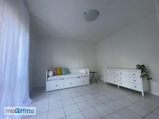 Monolocale arredato Prato