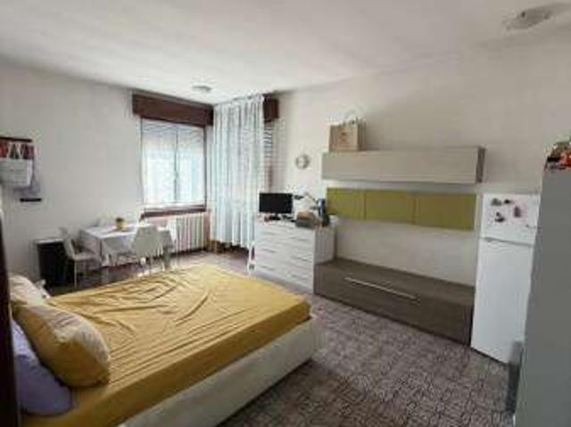 Monolocale arredato Rondinella stazione