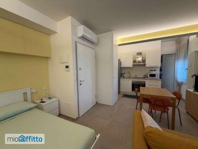 Monolocale arredato San donato