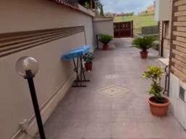 Monolocale arredato Saxarubra, labaro, prima porta